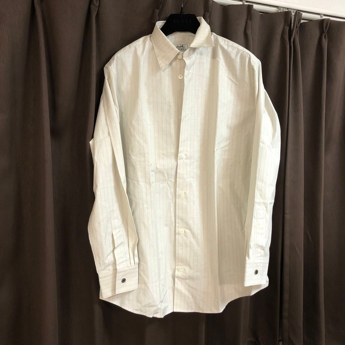 ほぼ未使用 エルメス 長袖シャツ 濃紫 白系馬柄 サイズM-L ほぼ未使用 エルメス 長袖シャツ 濃紫 白系馬柄 サイズM-L
