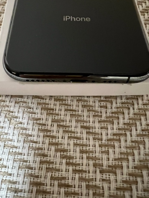 美品 iPhone XS 256GB スペースグレー SIMロック解除済み 格安SIM可能 Apple アップルの画像3