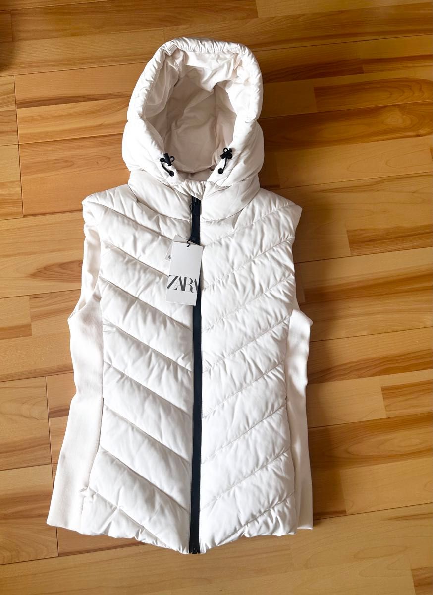 新品 未使用 タグ付き】ZARA ダウンベスト ホワイト Lサイズ 新品 未使用 タグ付き】ZARA ダウンベスト ホワイト Lサイズ