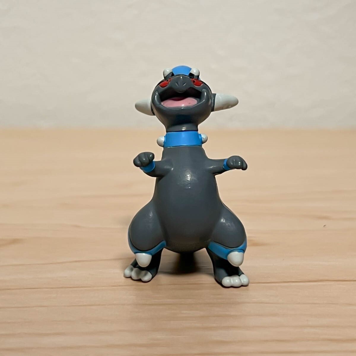 ラムパルド クリッピングフィギュア ポケモン ラムパルド クリッピングフィギュア ポケモン
