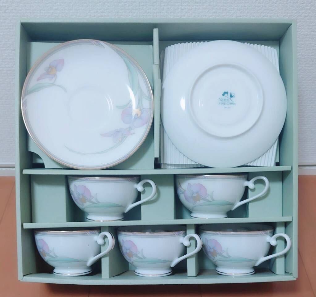 【新品未使用】美品 Noritake ノリタケ（Nitto FINE CHINA ）カップ&ソーサー5個セット（品番:ST268) 食器 ブランド食器 お洒落 オシャレ_画像1