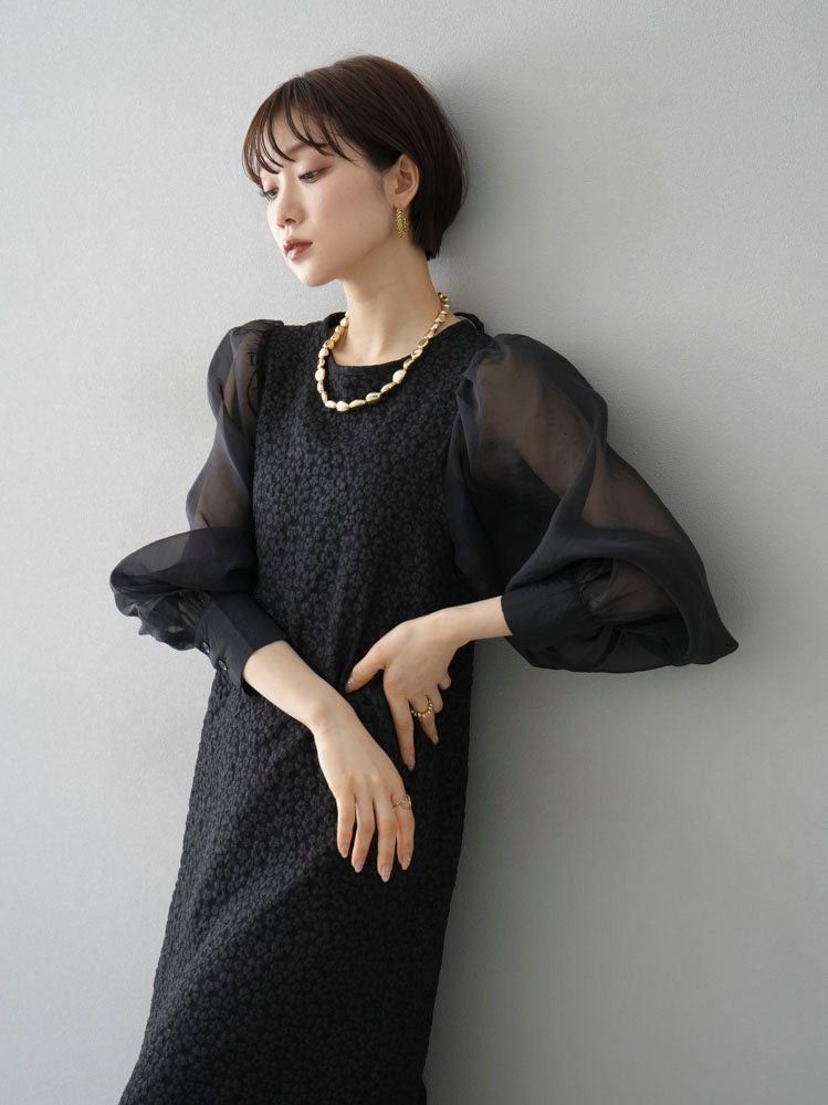 新品未使用 膨れフラワージャガードチュールスリーブドレス 新品未使用 膨れフラワージャガードチュールスリーブドレス