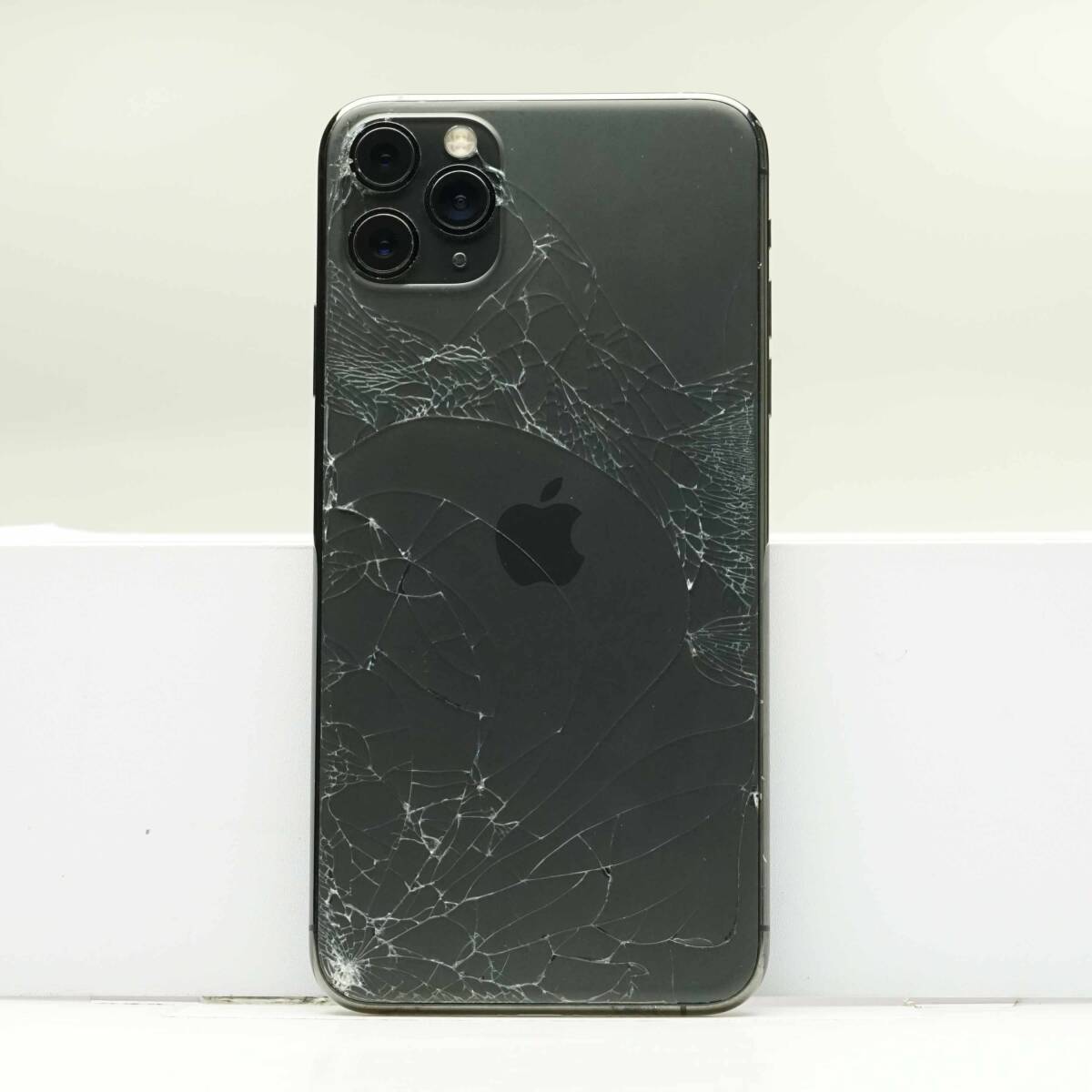 iPhone 11 Pro Max 256GB スペースグレイ SIMフリー 訳あり品 ジャンク 中古本体 スマホ スマートフォン 白ロム_画像1