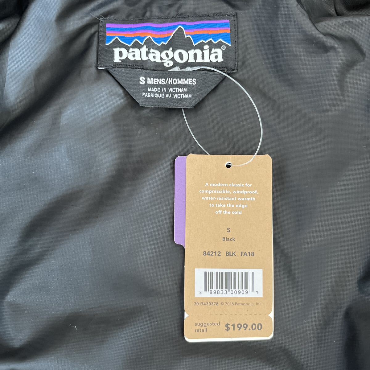 未使用 FA18 Sサイズ patagonia パタゴニア ナノパフジャケット フーディ ブラック Puffの画像3
