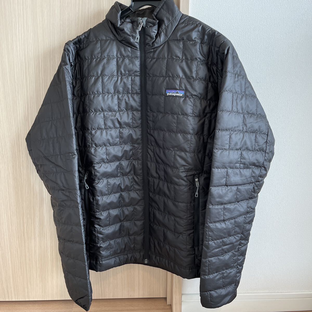 未使用 FA18 Sサイズ patagonia パタゴニア ナノパフジャケット フーディ ブラック Puffの画像1