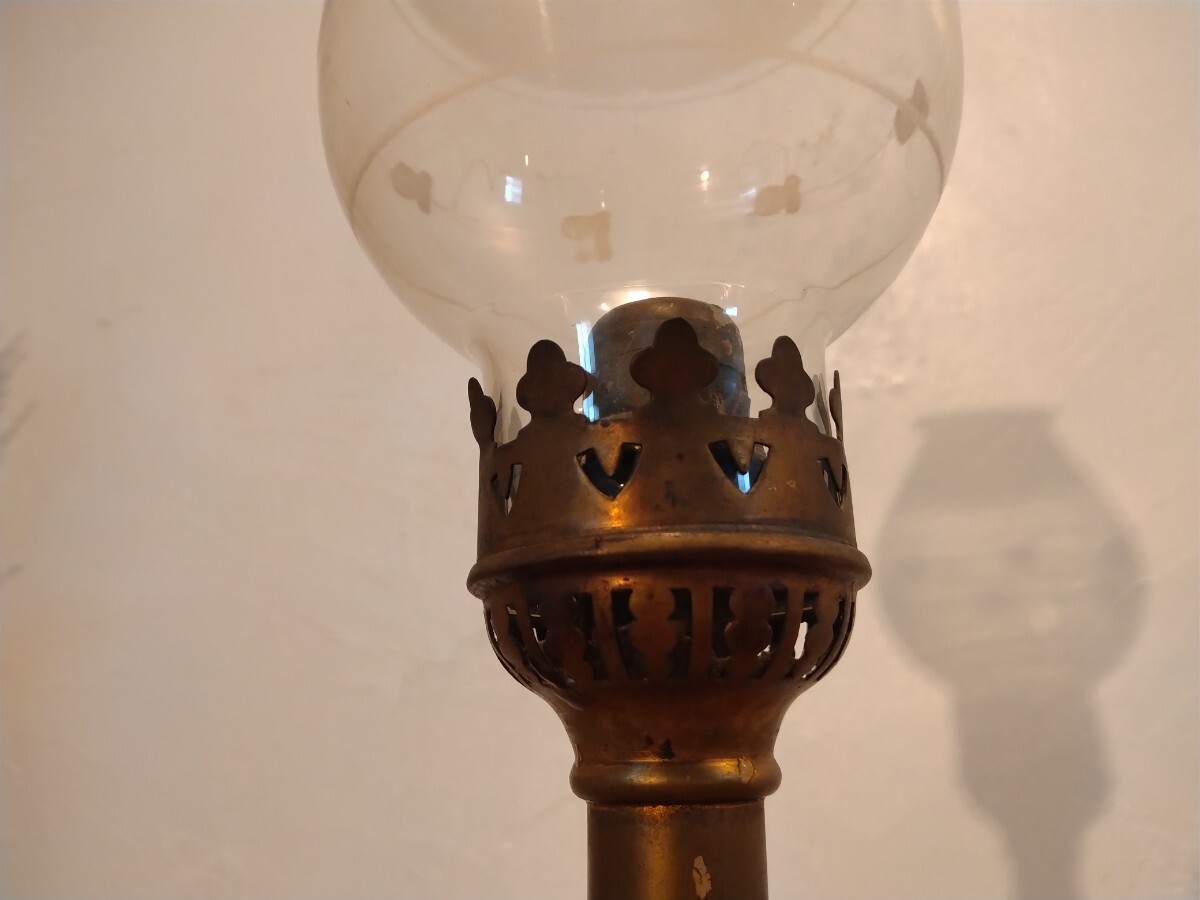 R60315-3 古民家で使われていた 希少 当時物 ビンテージ 真鍮本体 蝋燭立て 高さ約42cm 土台直径約11cm_画像4