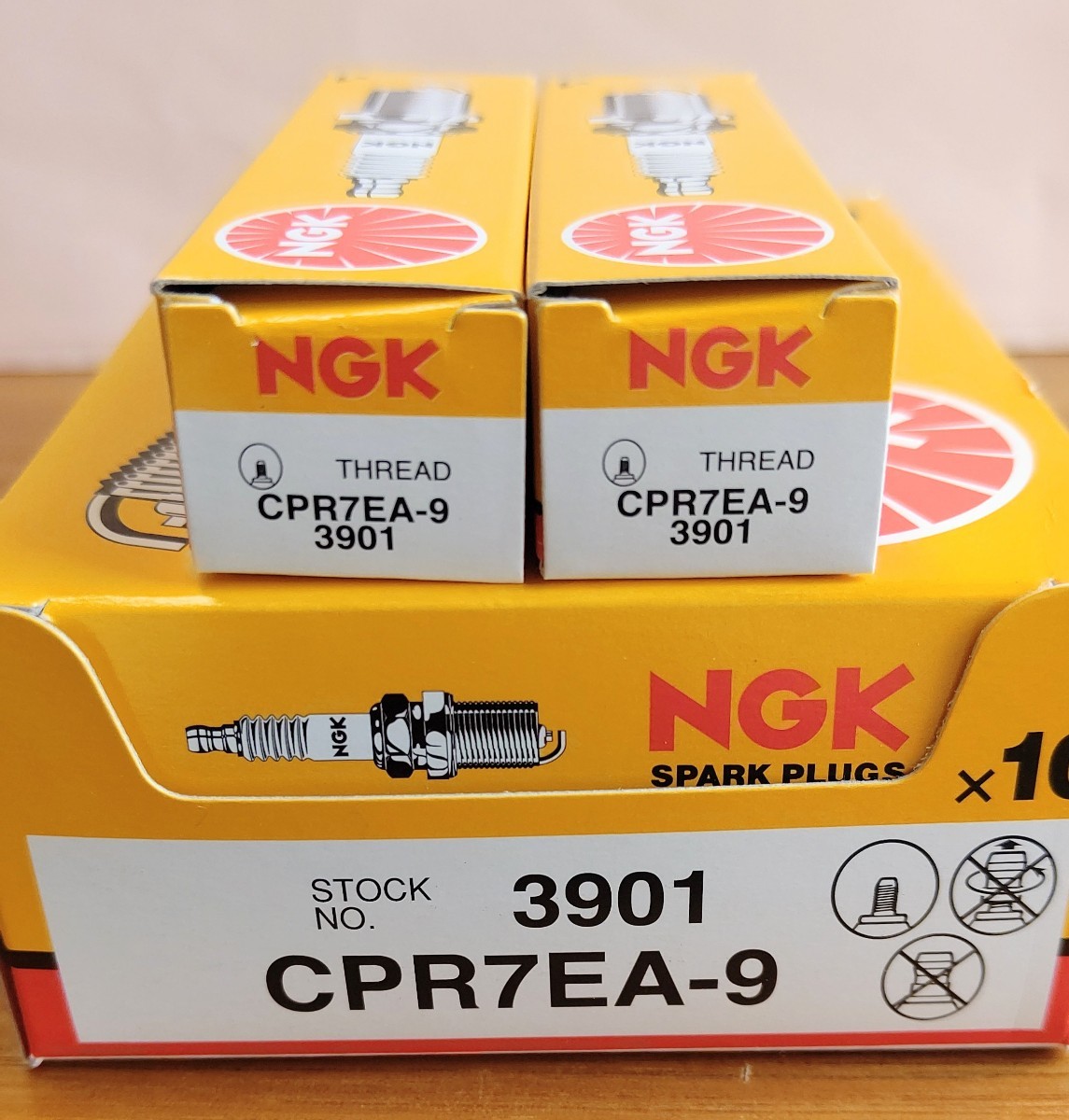 送料無料 NGK CPR7EA-9 2本セット PCX125 リード125 グランドマジェスティマグザム バルカン PCX150 アドレス110 _画像1