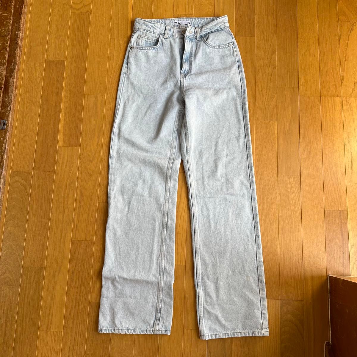 ZARA  デニム　HIGH-RISE STRAIGHT JEANS