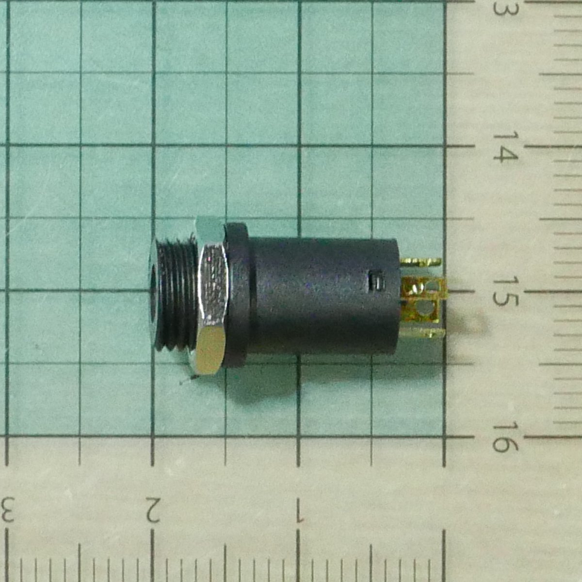 3.5mmステレオミニプラグ用 4極 メス パネル用ジャック ネジ径8mm（マイク・イヤホン） _画像2
