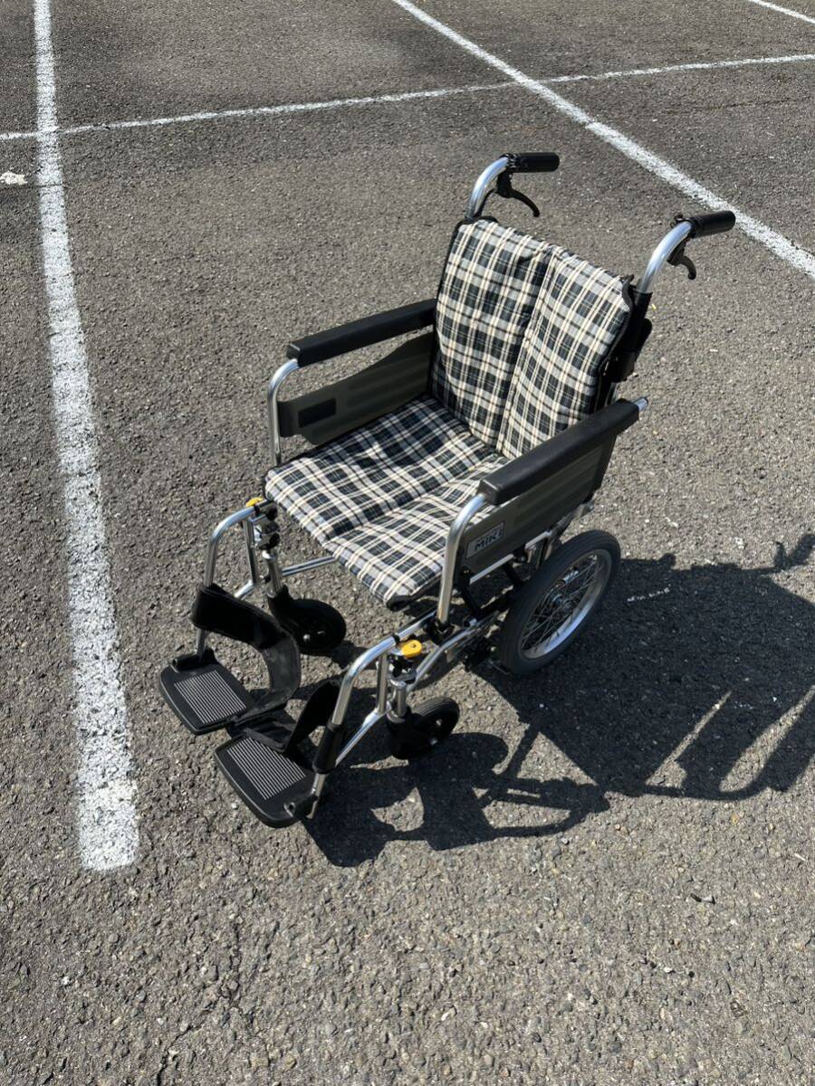 MIKI　ミキ　Skit（スキット）介助型　コンパクト車いす　車椅子　SKT-2 　軽量 介護用品 アルミ製 _画像1