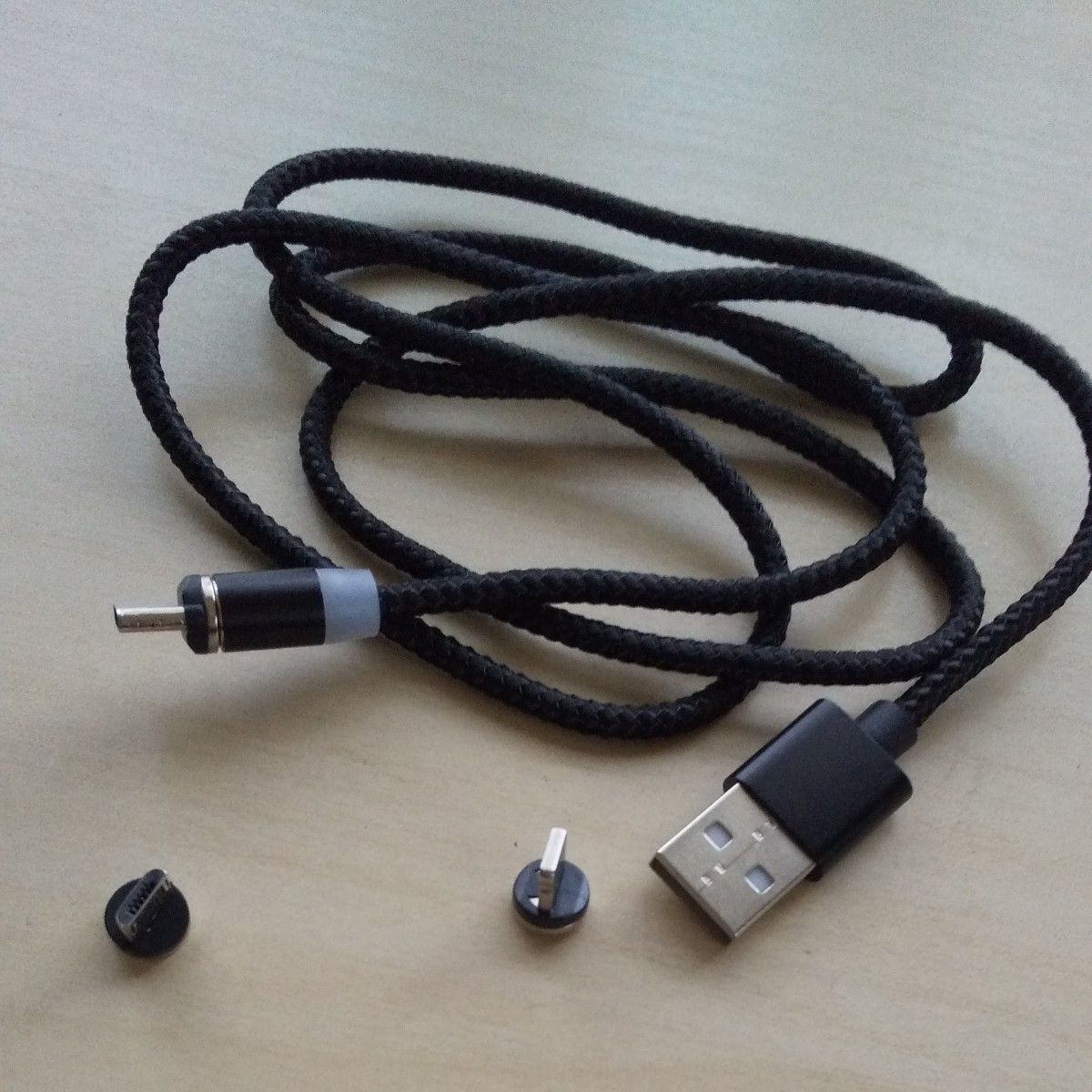 USB ケーブル
