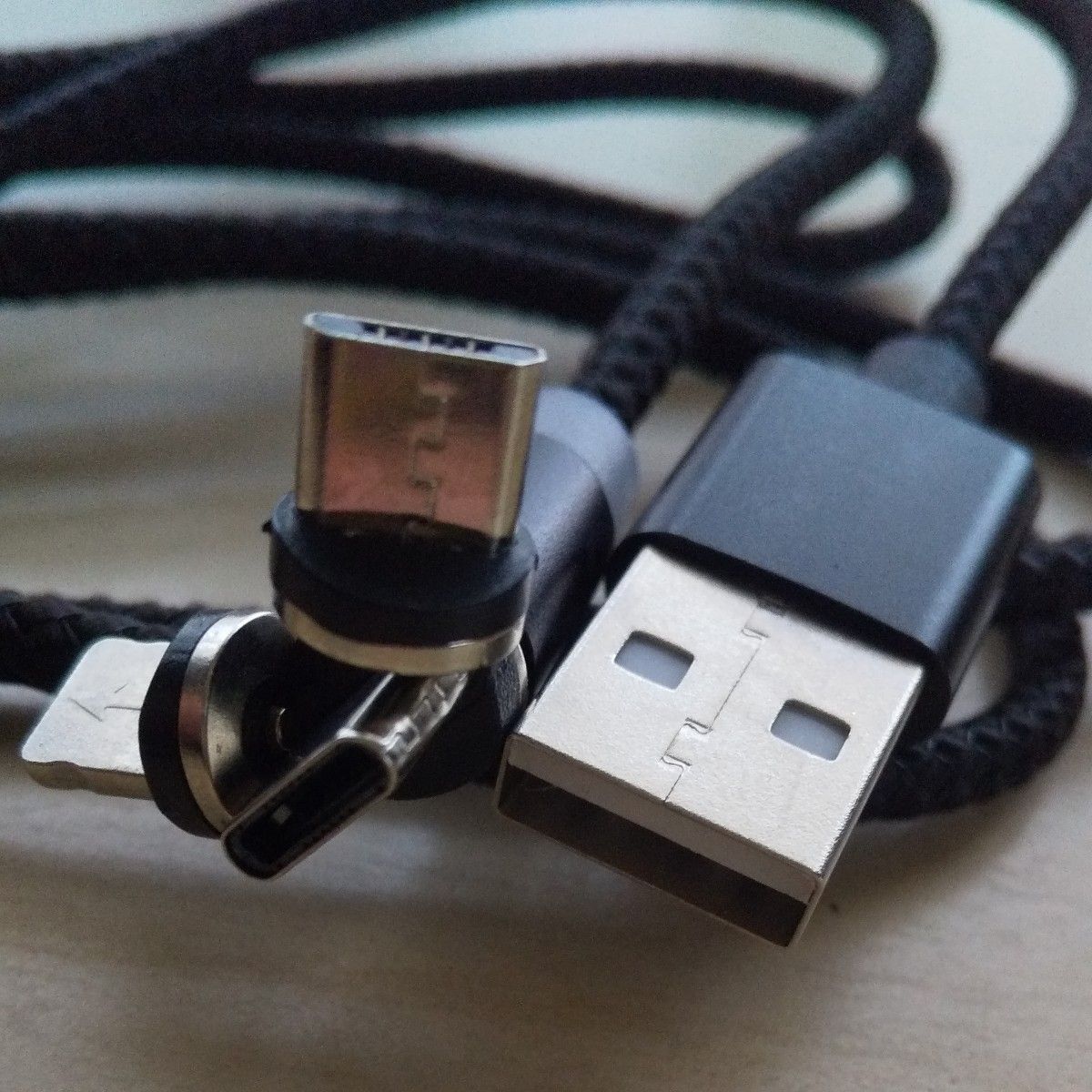 USB ケーブル