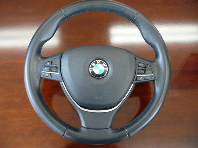 ＼(^o^)　BMW　F10　F11　5シリーズ　LCI　純正黒革ハンドル　ステアリング　スイッチ付き　ドライビングアシスト　G 52310013_画像1
