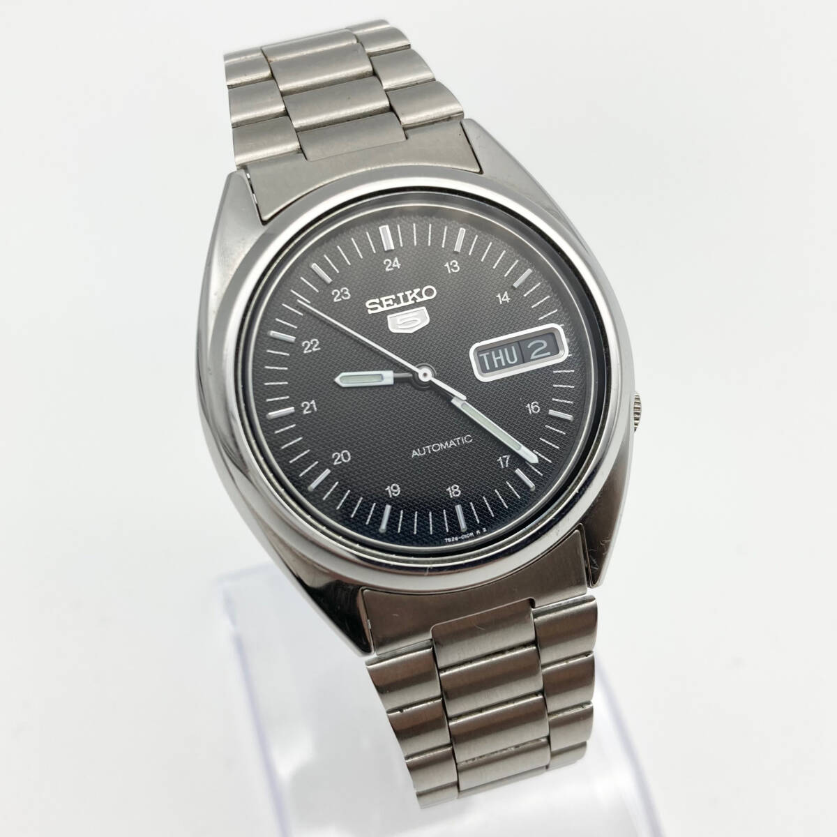 稼働品 SEIKO 5 セイコー ファイブ 7S26-0480 自動巻き オートマ デイデイト メンズ 腕時計 裏スケ シースルーバック 黒文字盤 IJ4608の画像2