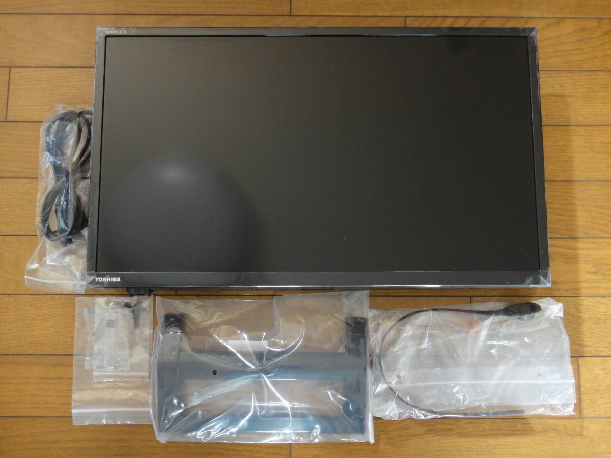 TOSHIBA　東芝　REGZA　レグザ　24S24　液晶テレビ　24V型 ジャンク品　液晶割れ　2022年製_画像1