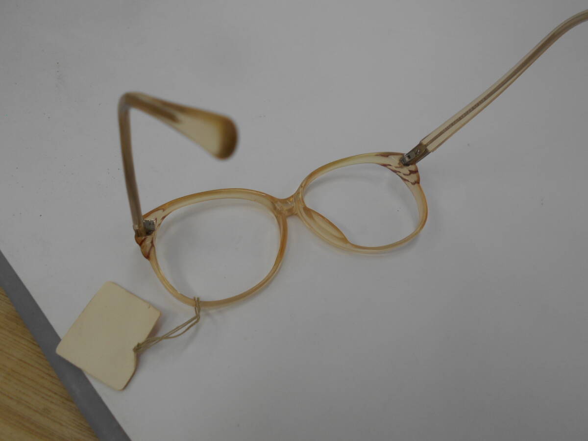 昭和末期～平成初期製造か●デッドストック 新品のレトロ眼鏡フレーム E 婦人大き目 ウンガロ パリ EU 841 Col 246_画像4
