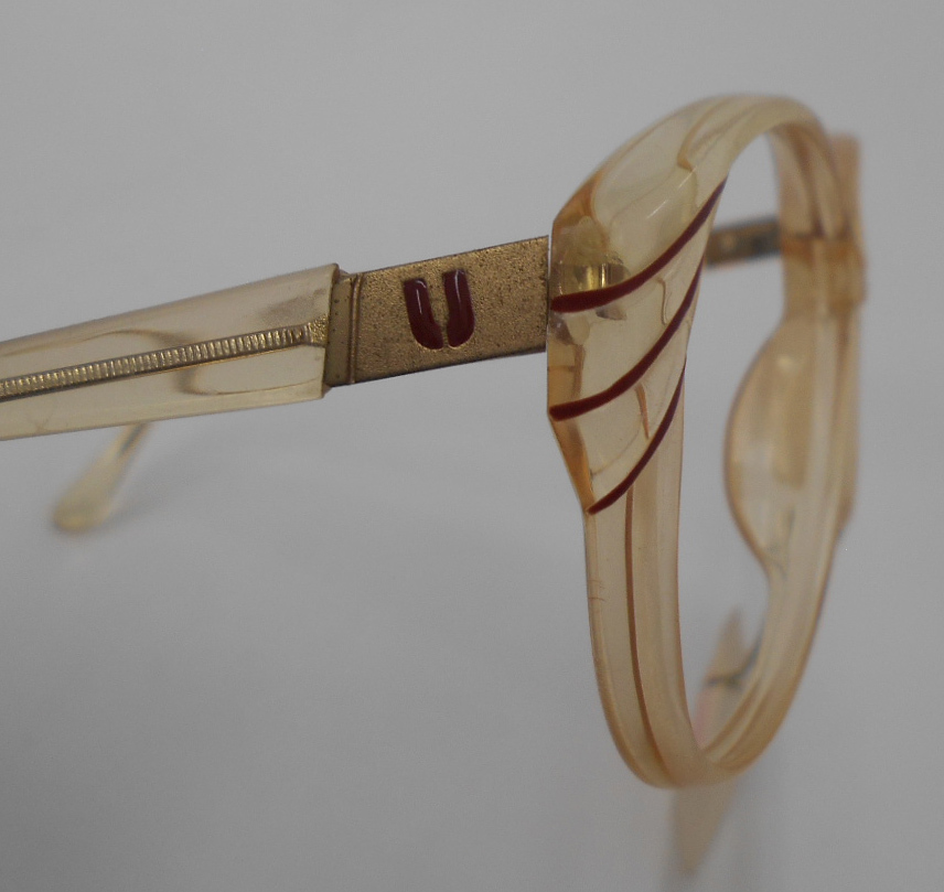 昭和末期～平成初期製造か●デッドストック 新品のレトロ眼鏡フレーム E 婦人大き目 ウンガロ パリ EU 841 Col 246_画像9