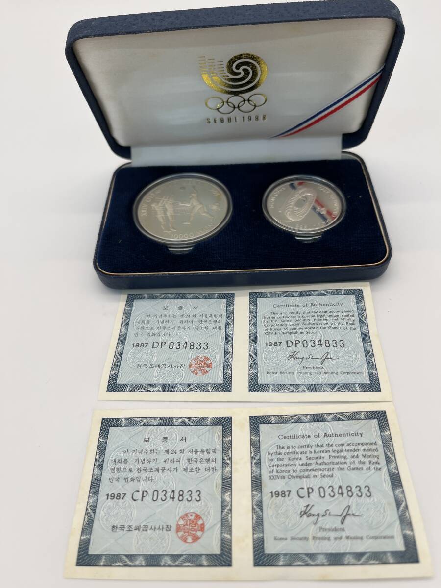 T022 ソウルオリンピック 1988年 五輪 記念硬貨 バレー スタジアム 10000ウォン 5000ウォン 韓国 硬貨 銀貨 コレクション_画像2