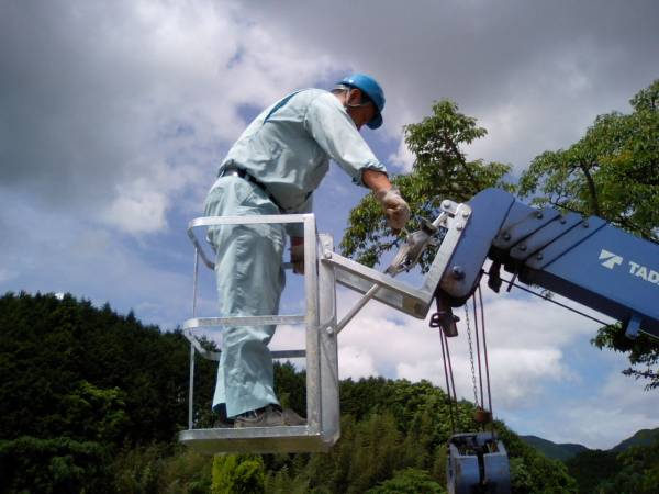 高所作業用ゴンドラ　高耐久亜鉛メッキ 看板・造園業・電気工事【検】タダノ　ユニック　クレーン 古川　前田_画像1