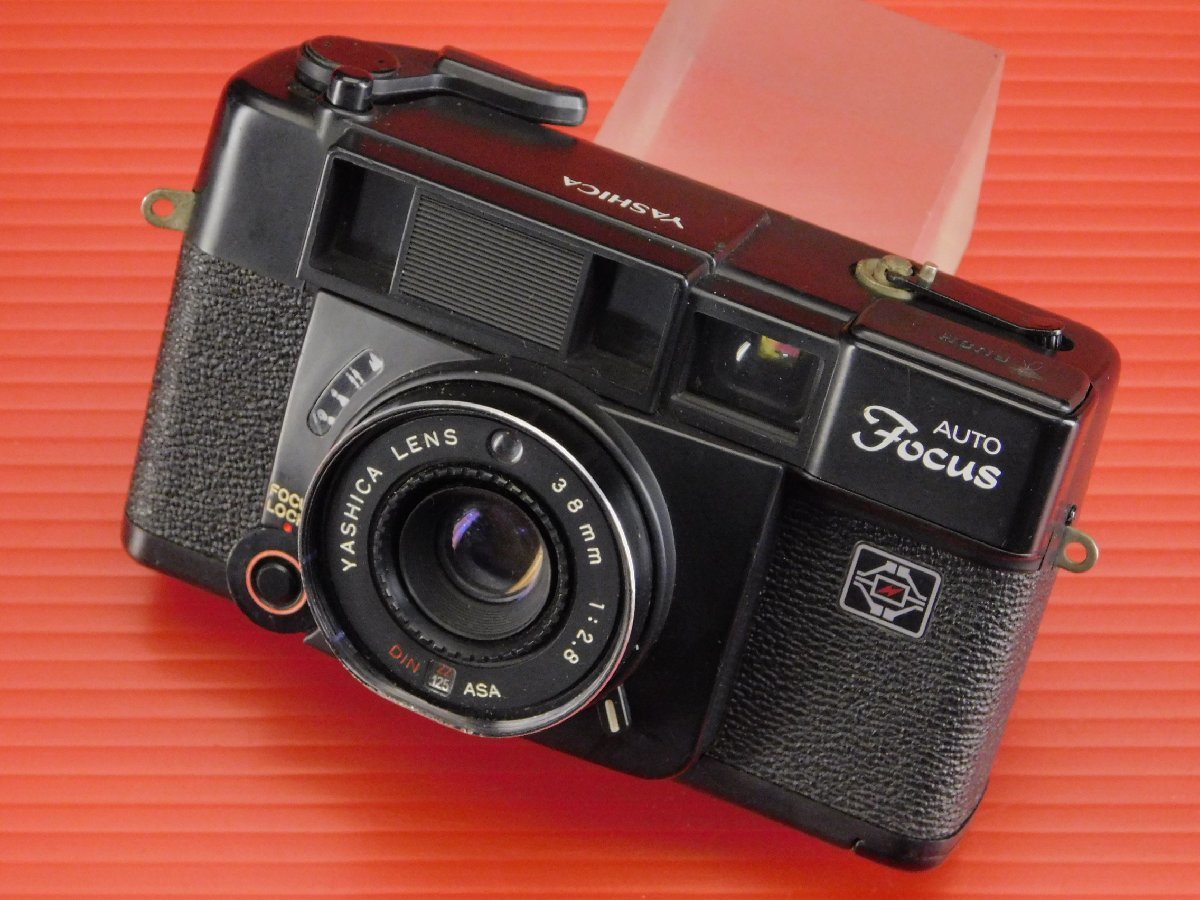 60【評価C】 YASHICA AUTO FOCUS フィルム カメラ 38mm 昭和 レトロ c_画像1