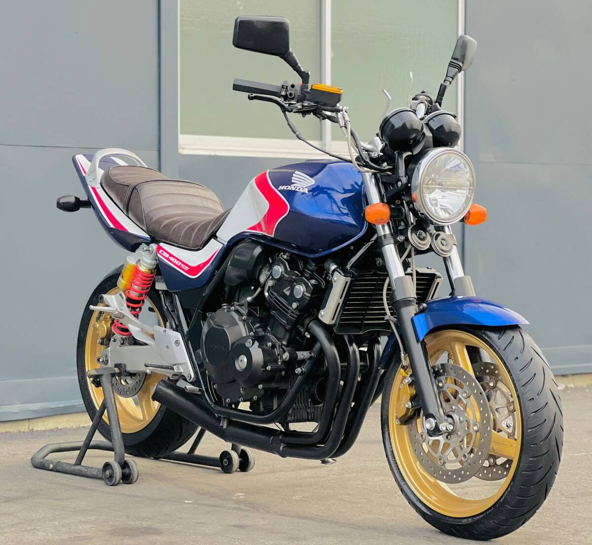 ホンダ HONDA CB400SF スーパーフォア★NC42-110★平成21年★トリコロールカラー★社外マフラー★車検付き★動画有★全国配達可能/茨城県の画像1