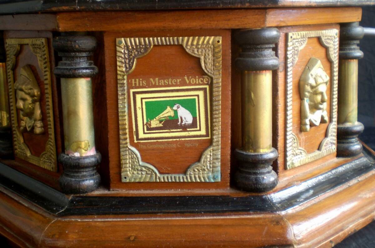  gramophone trumpet attaching His Master Voice. rectangle trumpet that time thing interior antique [ old house delivery ]