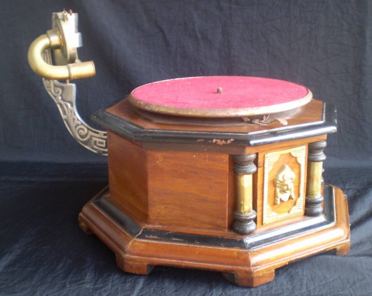  gramophone trumpet attaching His Master Voice. rectangle trumpet that time thing interior antique [ old house delivery ]