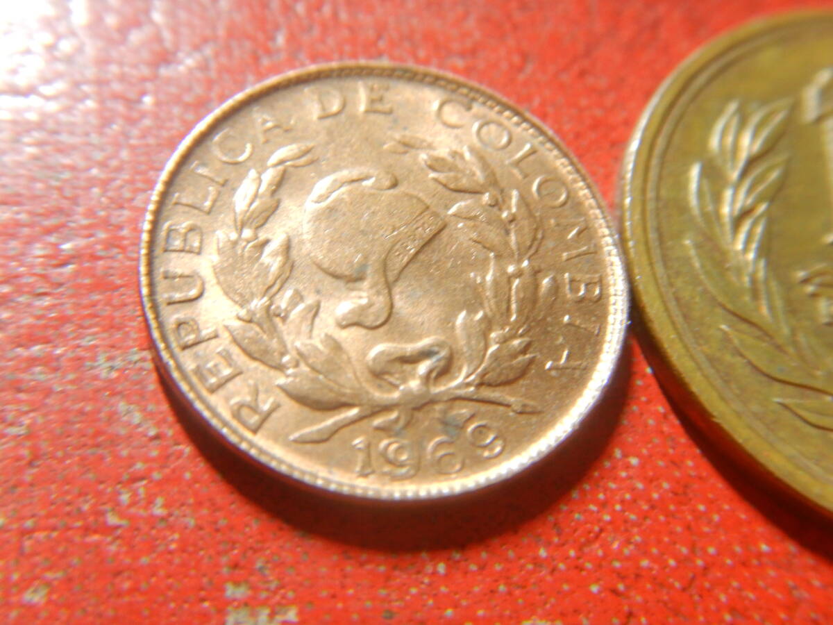 外国・コロンビア／１センタボ銅張りスチール貨：自由の帽子（1969年）　240306_画像3