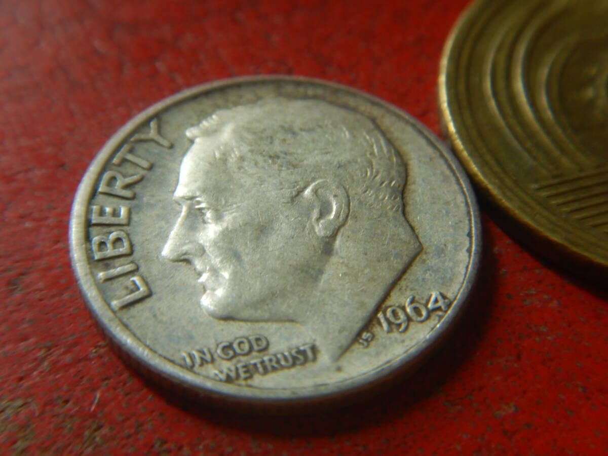 外国・ルーズベルト１０セント銀貨・１ダイム（1964年D） 240325アの画像3