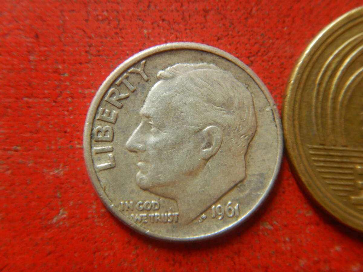 外国・USA／ルーズベルト１０セント銀貨・１ダイム（1961年D） 240325の画像1