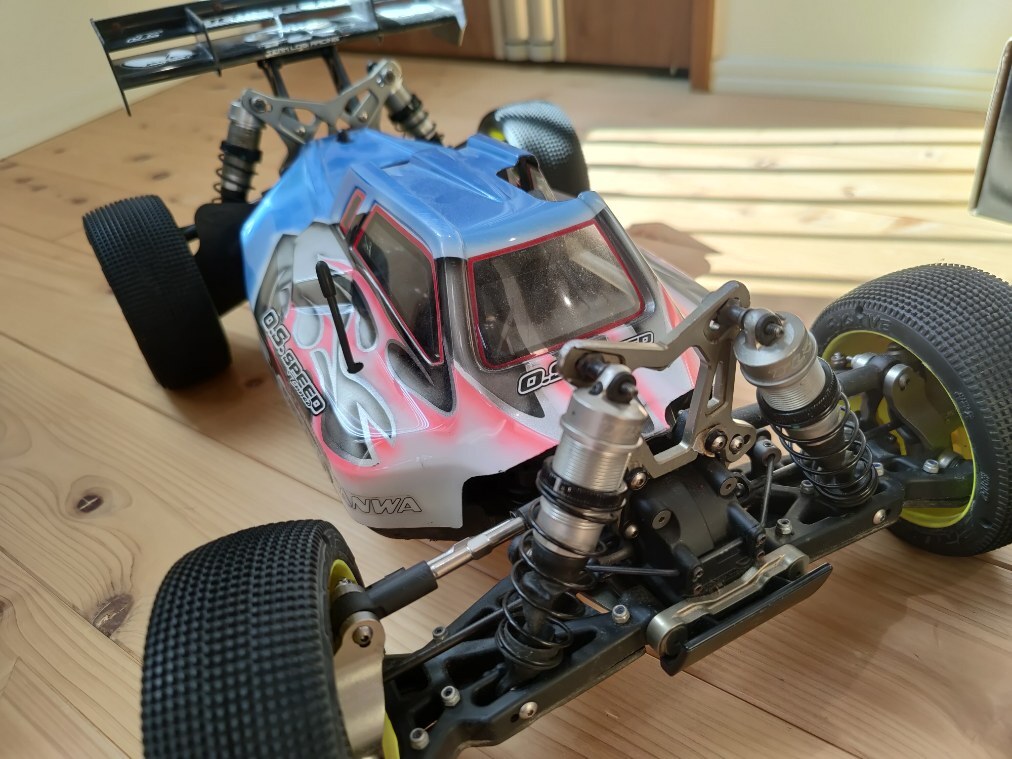 Team Losi Racing 8IGHT 4.0 1/8 4WD ロッシ　バギー　オプションフル装着＆オプション品超多数　OS　フタバ9373SV　B-1サーボ装着_画像3