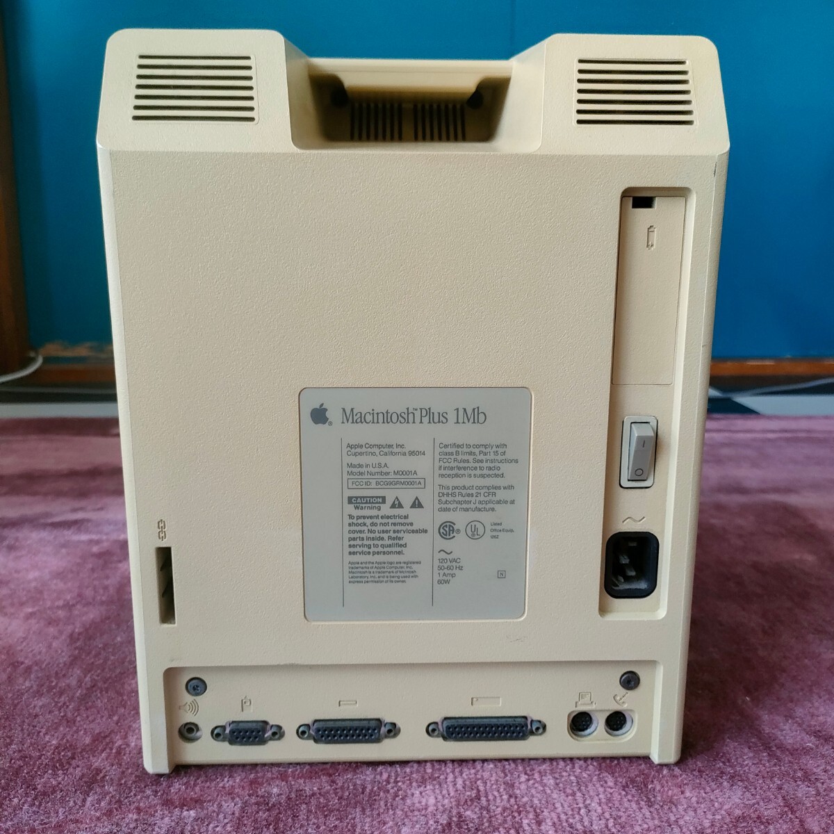 Apple Macintosh Plus 1MB /M0001A [ジャンク]電源OK 動作未確認 /外観破損多い/Old Mac_画像3