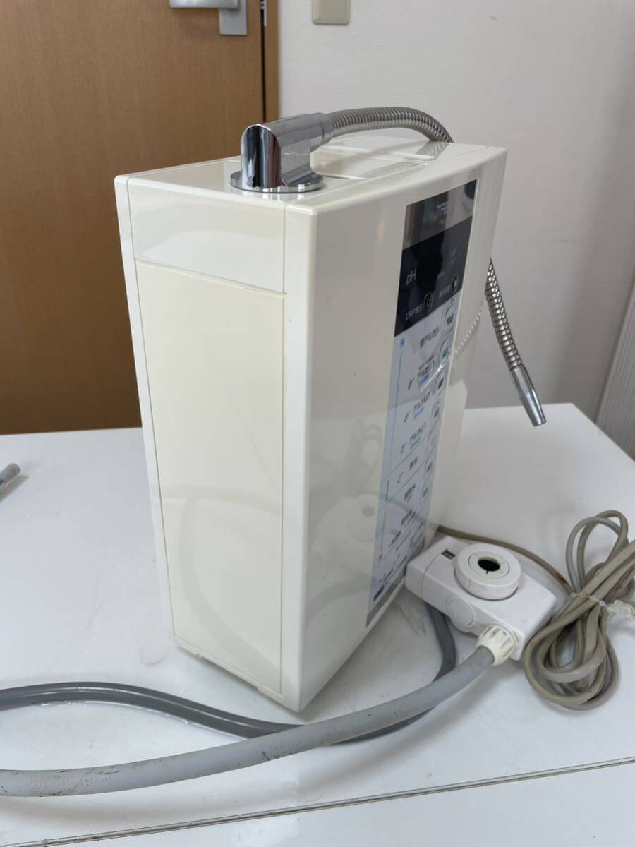 美品アルカリイオン整水器、フジ医療器トレビFW-507電解水生成器、洗浄、動作確認、カートリッジ、取説付き！人気のパールホワイト水素水_画像5