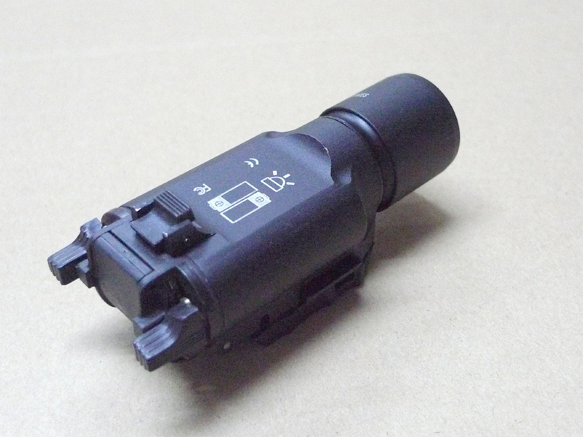 メーカー不明レプリカ・SF Surefire シュアファイア X300タイプ ウェポン LEDライト BK ブランドマーキング無し・中古_画像6