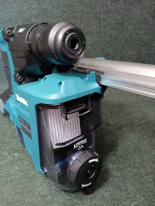 未使用 Makita マキタ 18V 18mm　充電式ハンマドリル 本体＋集じんシステム DX16＋ケース　HR183DZ HR183DZK_画像6