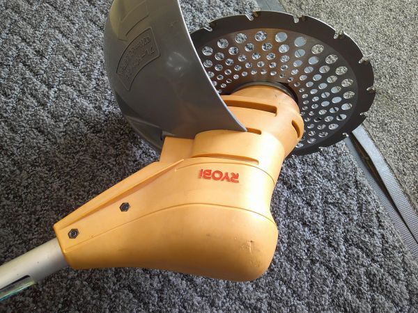 中古 RYOBI リョービ 草刈機 AC100V 電動刈払機 AK-3000 新品刈刃付_画像6