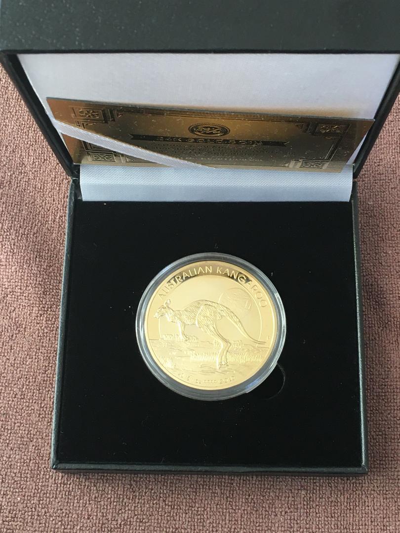 オーストラリアエリザベスⅡ 2015年カンガルー記念コイン ケース入り磁石に付かないの画像1