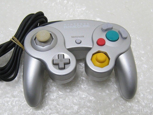 PK15790S★任天堂★ゲームキューブコントローラー★シルバー★動作品★の画像2