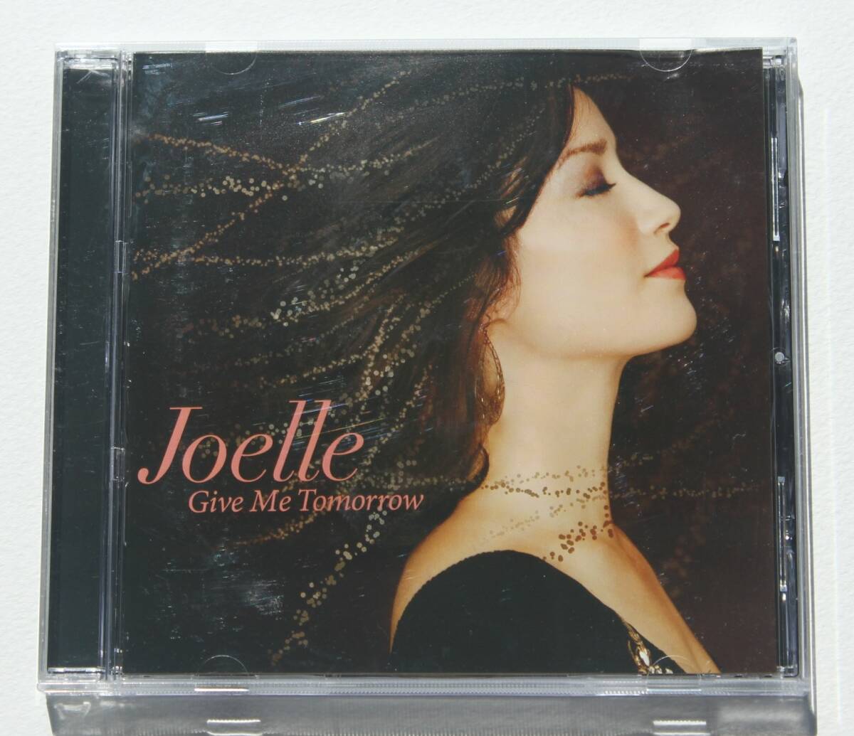Joelle『Give Me Tomorrow』Sound HorizonやLinked Horizonのサポートメンバーとしても活動する美声のシンガー_画像1