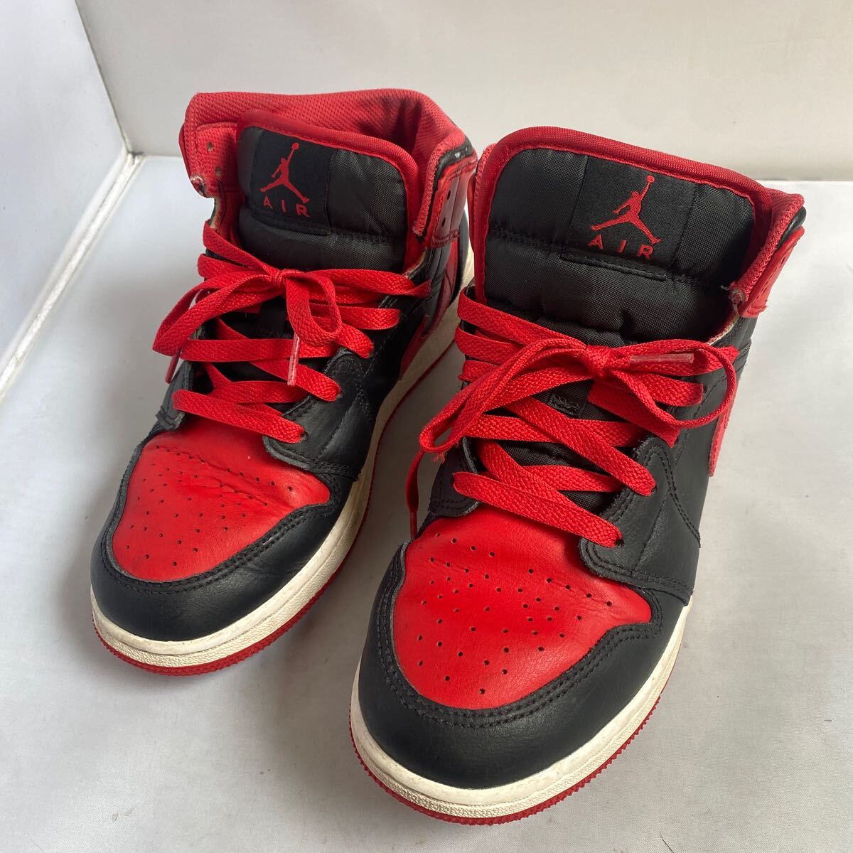  ナイキ エア ジョーダン 1 MID (GS) NIKE ナイキ AIR JORDAN 1 DQ8423-060 24.5cm レディース スニーカー 靴 中古_画像2