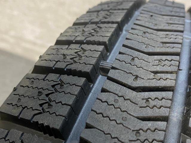 BRIDGESTONE BLIZZAK VRX2 225/60R17 23年製 17インチ 冬タイヤ 1本 (ブリヂストン/ブリザック/スタッドレス_画像8