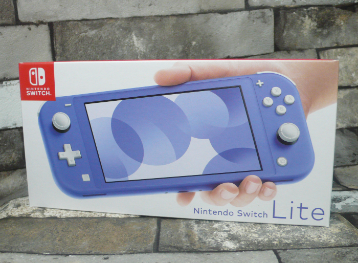 送料込み 新品未開封 ニンテンドースイッチライト本体(ブルー) Nintendo Switch 店舗印なし