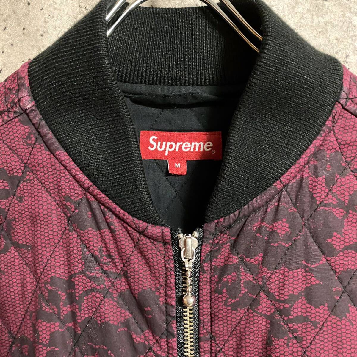 本物 Supreme シュプリーム Quilted Lace Bomber Jacket 本物 Supreme シュプリーム Quilted Lace Bomber Jacket
