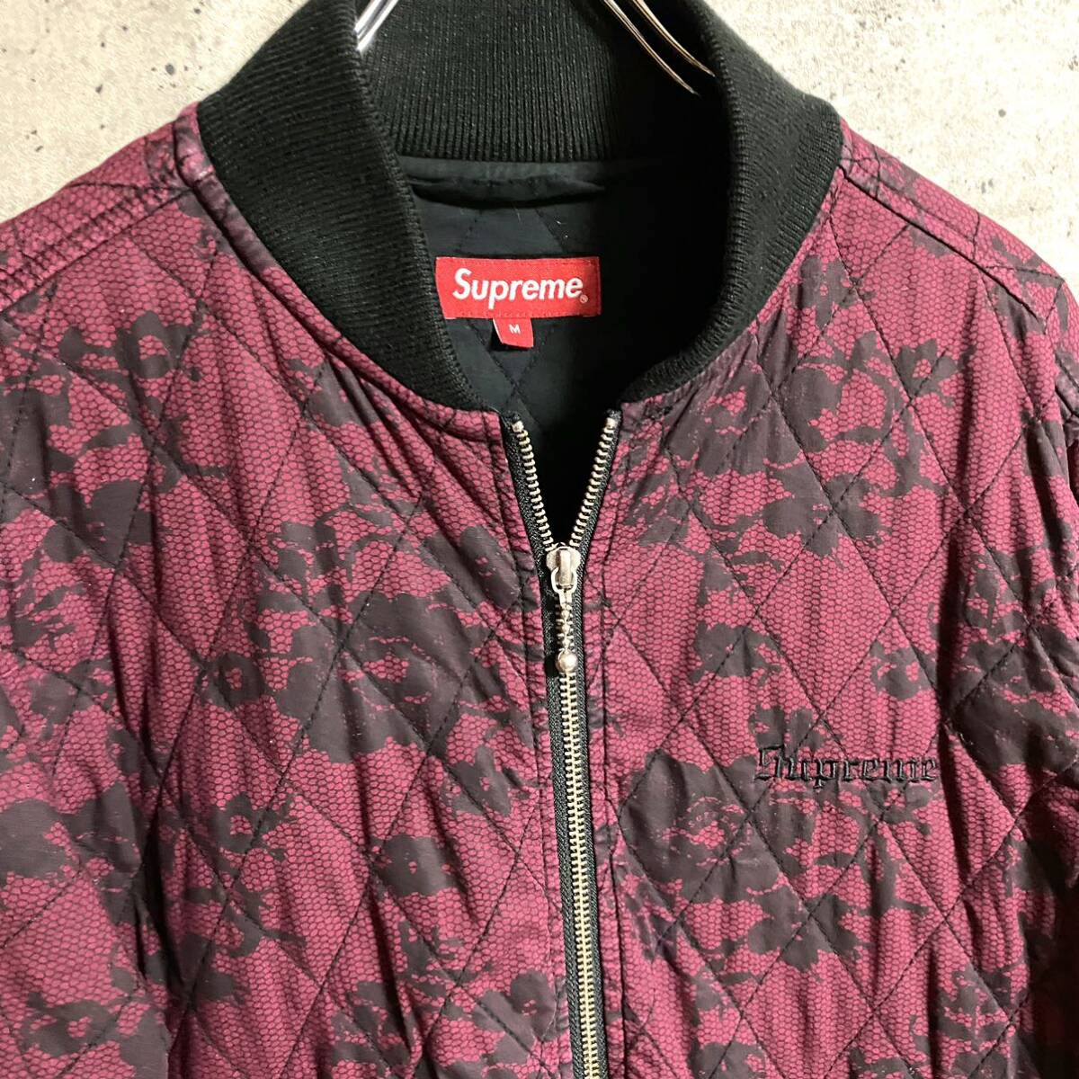 本物 Supreme シュプリーム Quilted Lace Bomber Jacket 本物 Supreme シュプリーム Quilted Lace Bomber Jacket