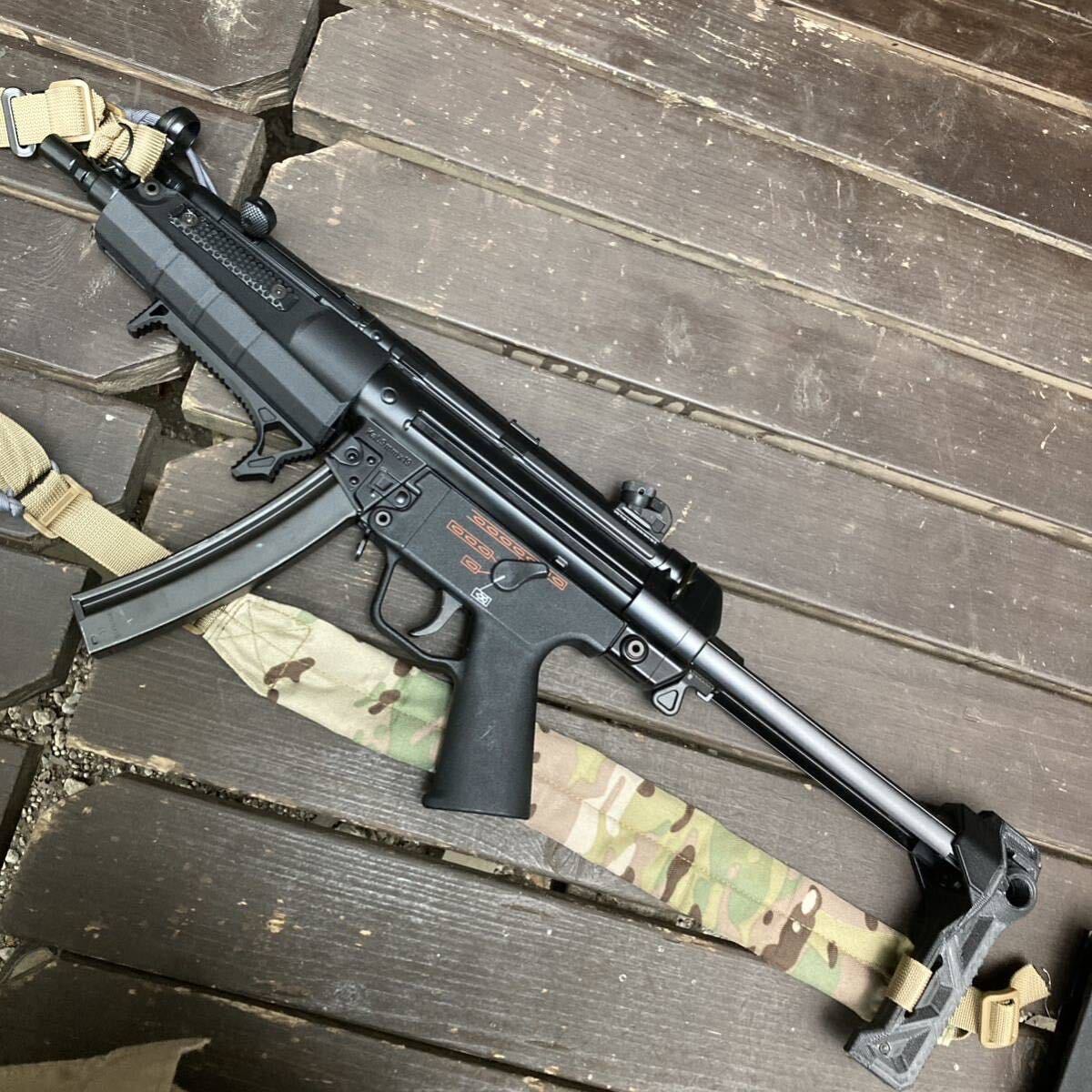 次世代 MP5用　MAGPUL MASADAスタイル　アングルハンドガード