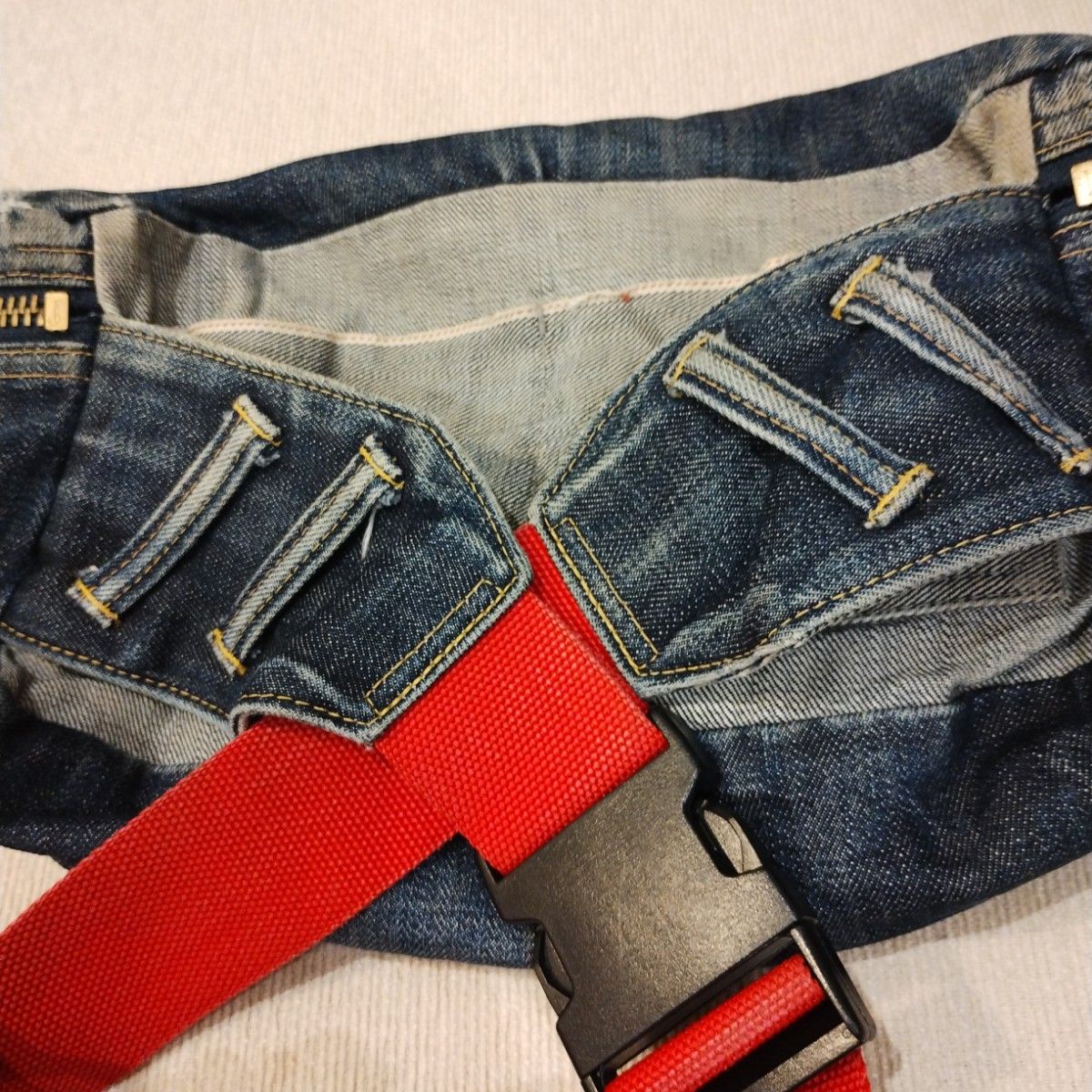 EVISU/エヴィス ボディバッグ メニーポケット オール刺繍・赤 EVISU/エヴィス ボディバッグ メニーポケット オール刺繍・赤