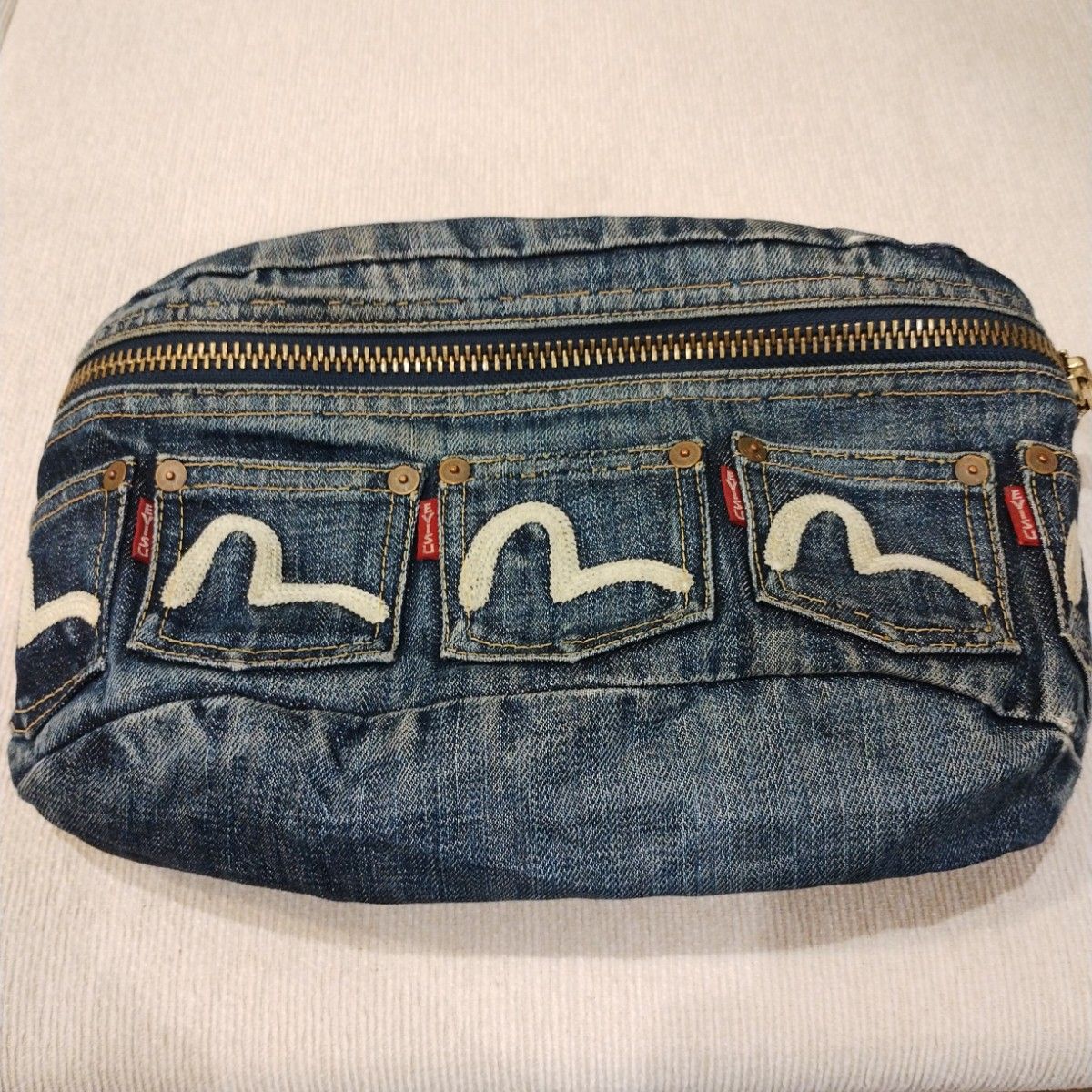 EVISU/エヴィス ボディバッグ メニーポケット オール刺繍・赤 EVISU/エヴィス ボディバッグ メニーポケット オール刺繍・赤