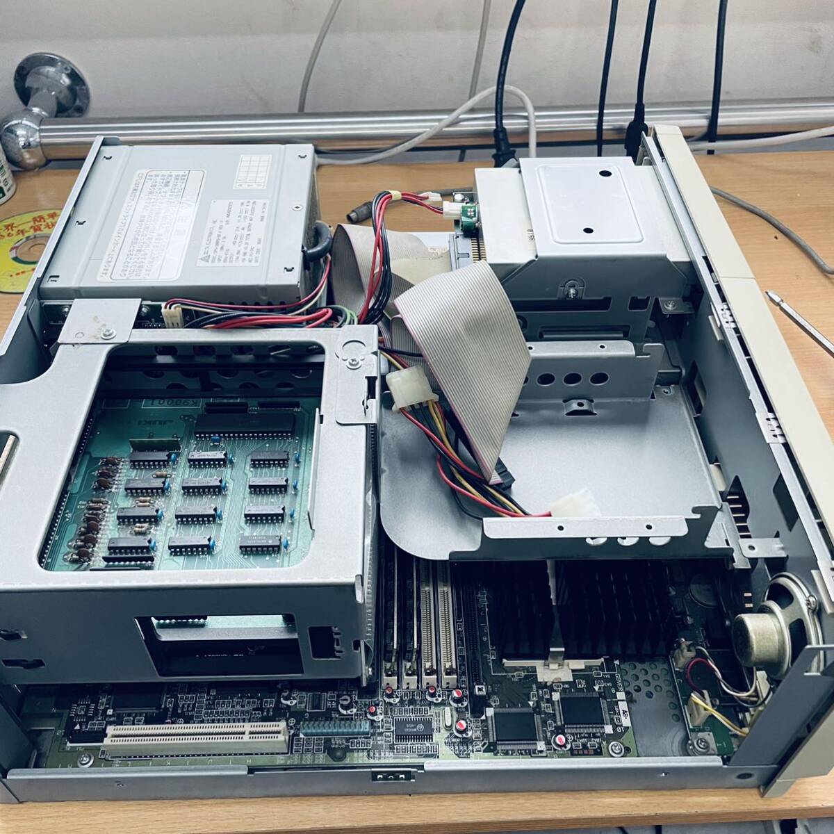 98-37 NEC PC-9821V10 HDD欠 Pentium 100Mhz RAM 640+? 電源入りますが画面出力されませんでしたの画像7