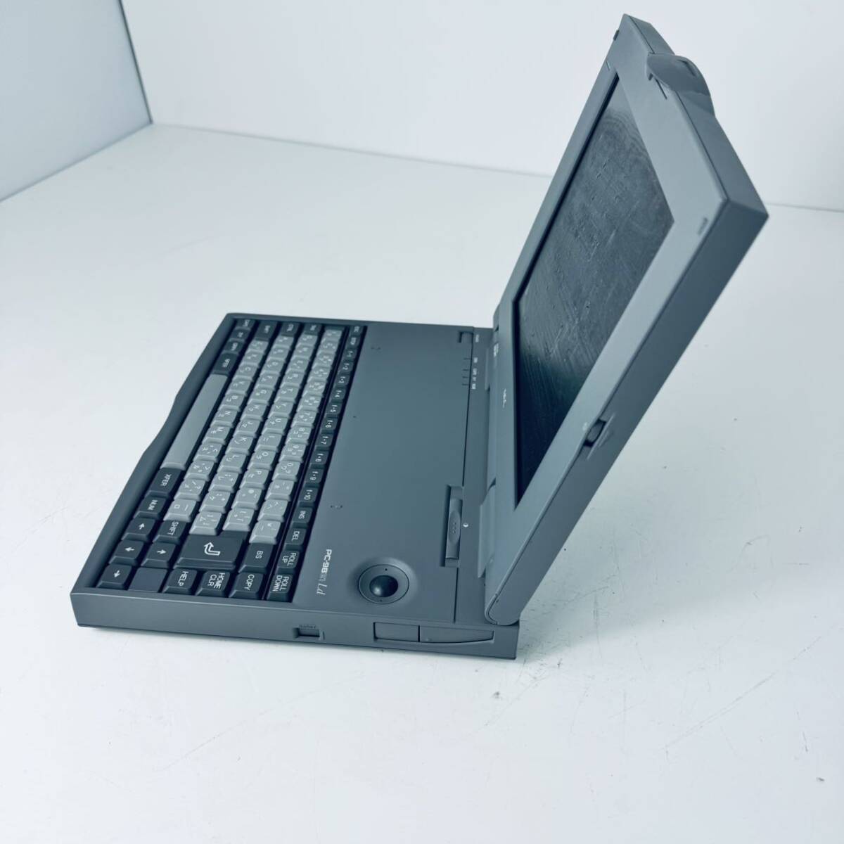 N98-10 NEC PC-9821Ld/260 HDD欠 画面難あり 動作未確認_画像4