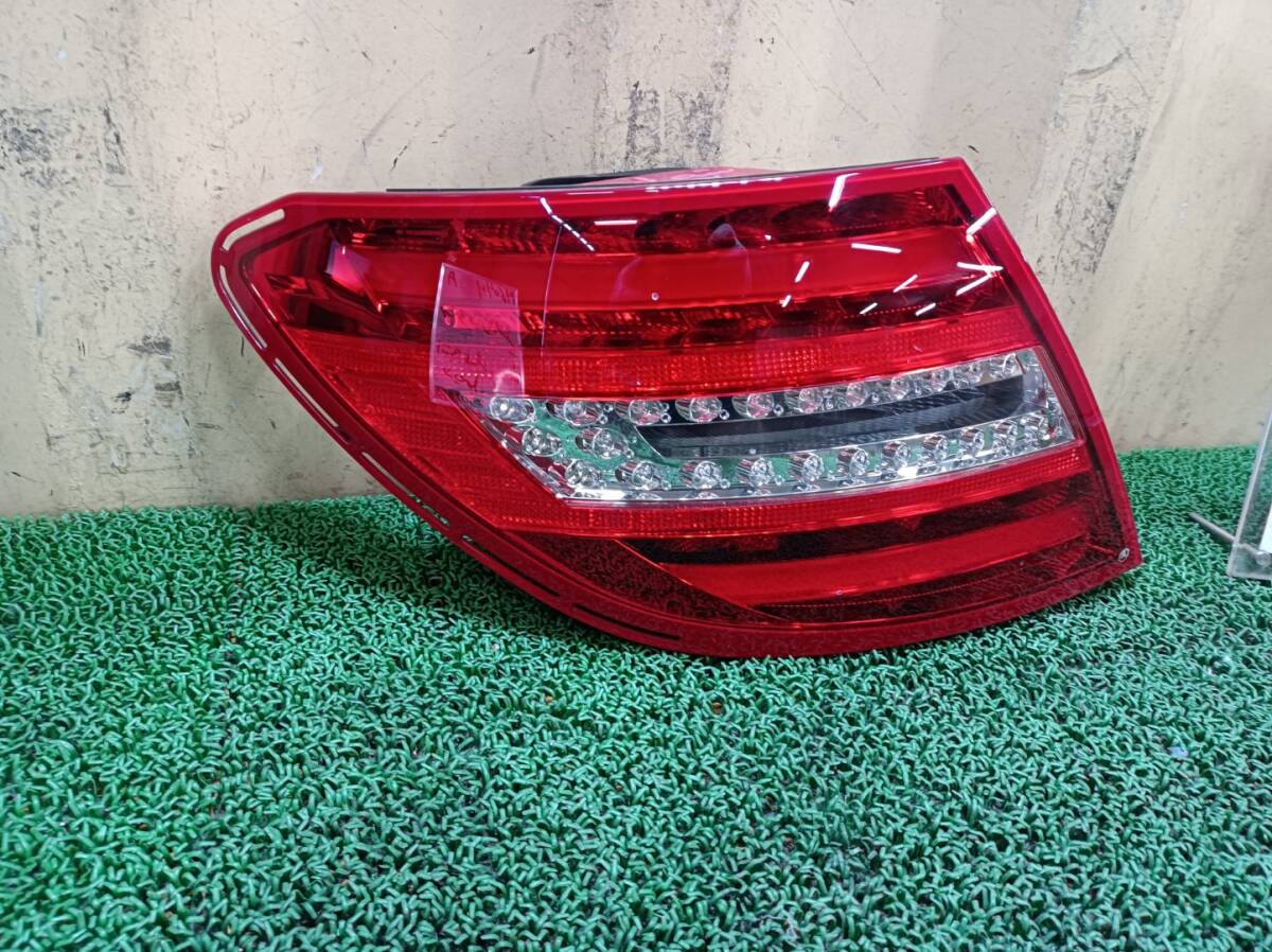  Mercedes Benz C180 купе CGI DBA-204349 2012 год задние фонари левый отправка размер [M] NSP146044*